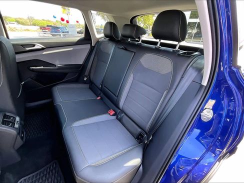 Used 2023 Volkswagen Taos SE w/ Black Wheel Package image 21