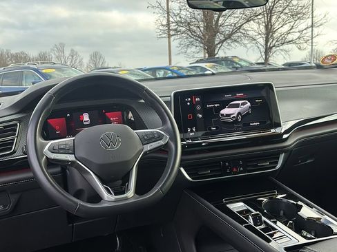 Used 2025 Volkswagen Atlas Cross Sport SEL Premium R-Line image 13