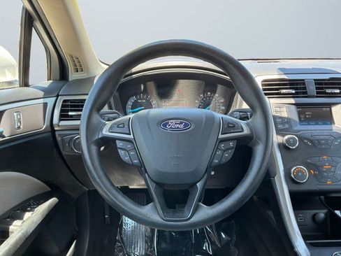 Used 2019 Ford Fusion S FWD image 7