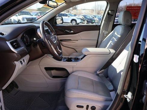 Used 2023 GMC Acadia SLT image 19