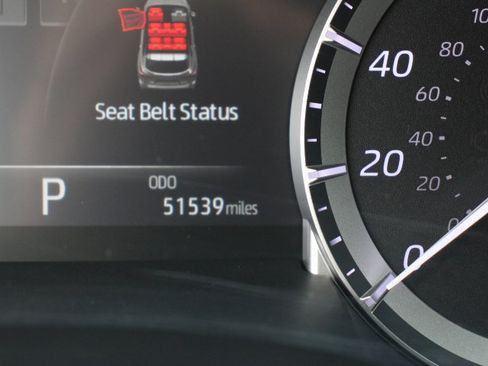 Certified 2022 Toyota Highlander XLE image 33