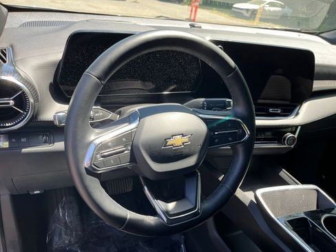 Used 2025 Chevrolet Equinox LT image 28