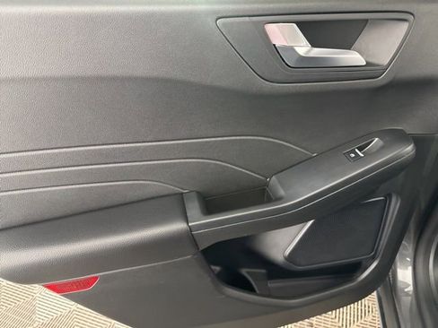 Used 2025 Ford Escape ST-Line image 24