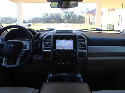 Used 2017 Ford F250 Lariat w/ Lariat Ultimate Package image 31