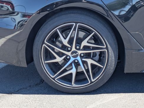 Used 2023 Kia Stinger GT-Line w/ Sun & Sound Package RWD image 9