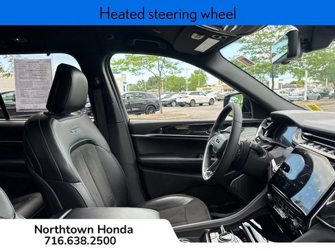 Used 2023 Jeep Grand Cherokee Trailhawk w/ Luxury Tech Group III AWD/4WD image 17