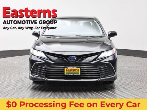 Used 2022 Toyota Camry XLE FWD image 2