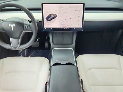 Used 2024 Tesla Model Y 2WD image 19