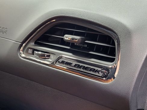 Used 2022 Dodge Challenger SRT Hellcat image 14