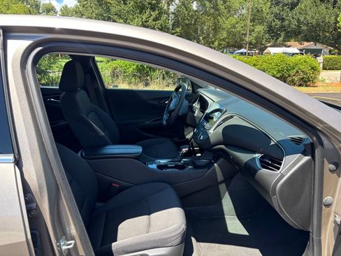 Used 2025 Chevrolet Malibu LT FWD image 23