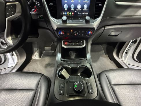 Used 2023 GMC Acadia SLT image 20