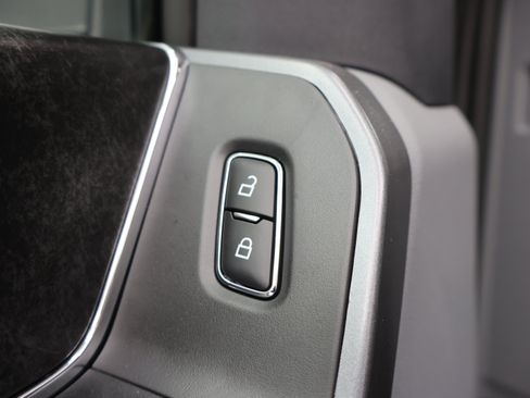 Used 2025 Ford F250 XLT w/ Black Appearance Package AWD/4WD image 48