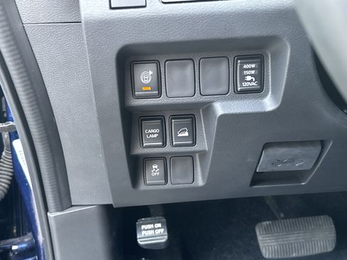 Used 2022 Nissan Frontier SV AWD/4WD image 31