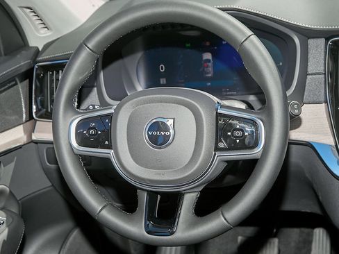 New 2025 Volvo XC90 T8 Plus w/ Protection Package Premier image 26