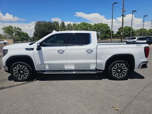 Used 2023 GMC Sierra 1500 SLT w/ SLT Convenience Package AWD/4WD image 2
