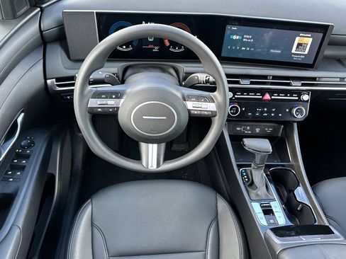 Used 2025 Hyundai Santa Cruz SEL image 15