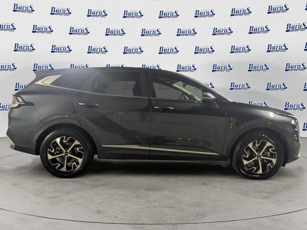 Used 2023 Kia Sportage EX FWD image 2