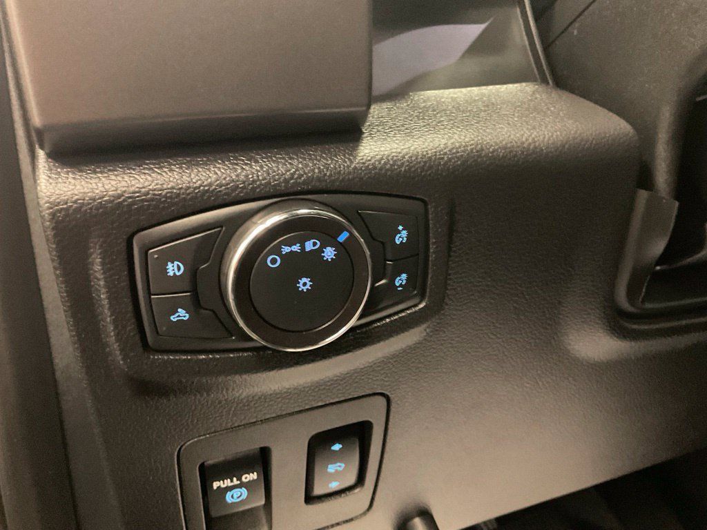 Used 2018 Ford F150 XLT w/ Equipment Group 302A Luxury AWD/4WD image 18
