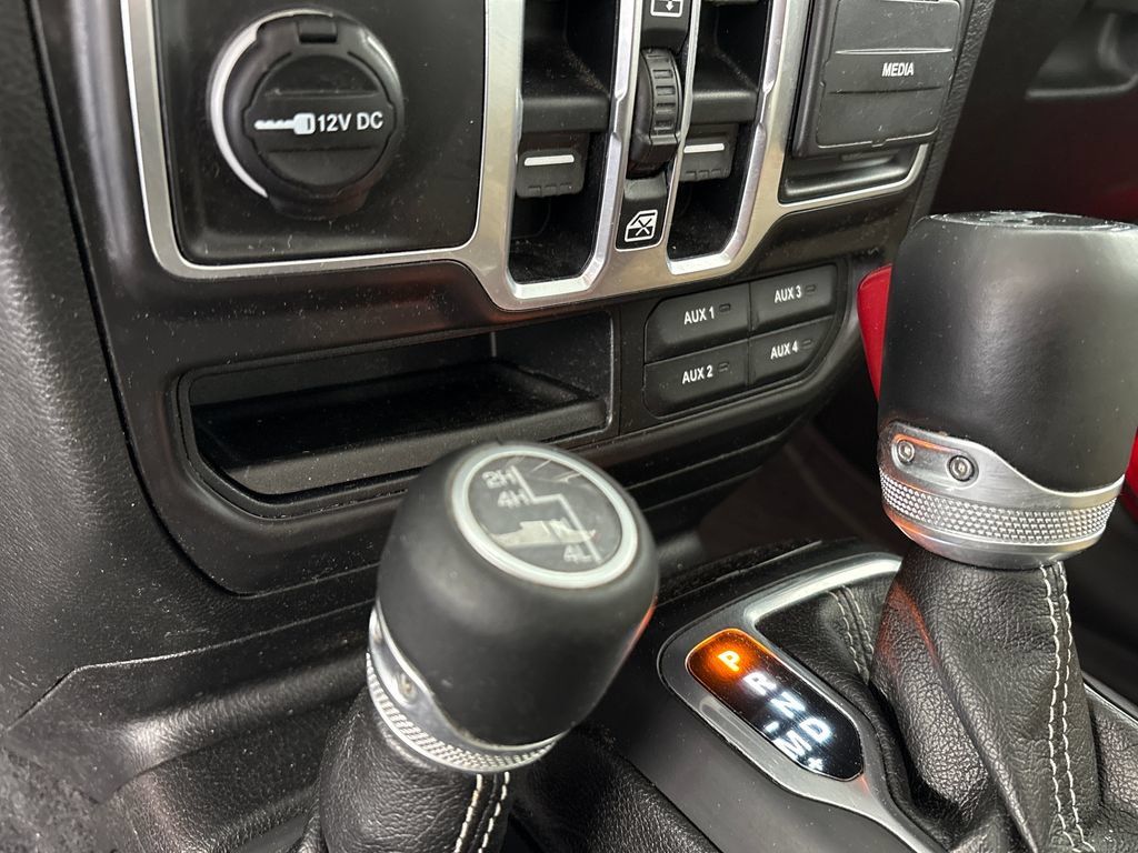 Used 2018 Jeep Wrangler Unlimited Sahara w/ LED Lighting Group AWD/4WD image 51