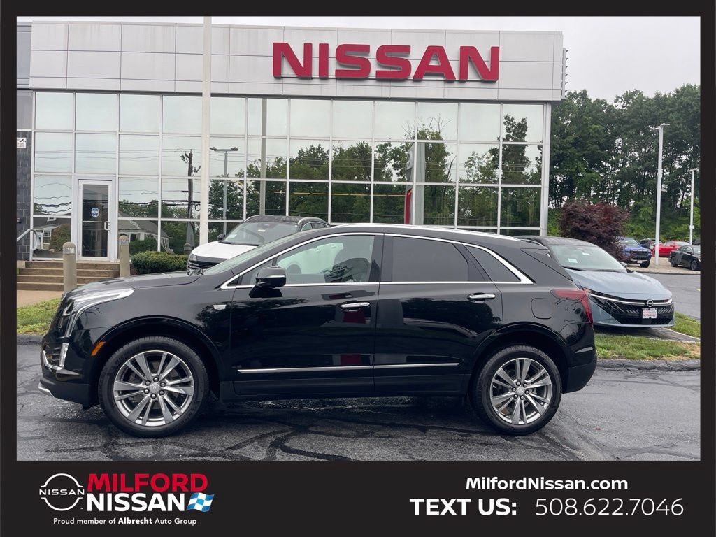 Used 2024 Cadillac XT5 Premium Luxury AWD/4WD image 2