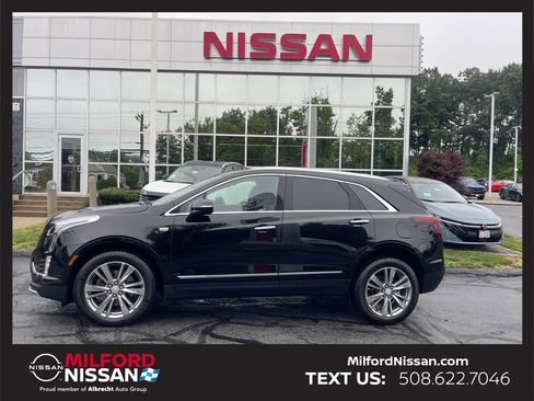 Used 2024 Cadillac XT5 Premium Luxury AWD/4WD image 2