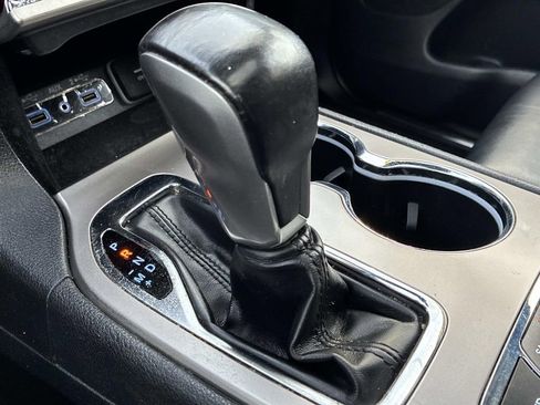 Used 2021 Jeep Grand Cherokee Limited AWD/4WD image 31