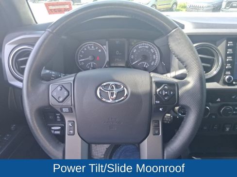 Used 2021 Toyota Tacoma TRD Off-Road w/ TRD Premium Off Road Package AWD/4WD image 15
