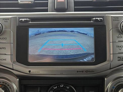 Used 2018 Toyota 4Runner SR5 Premium image 16