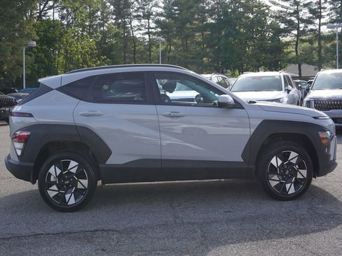 Used 2025 Hyundai Kona SEL AWD/4WD image 16