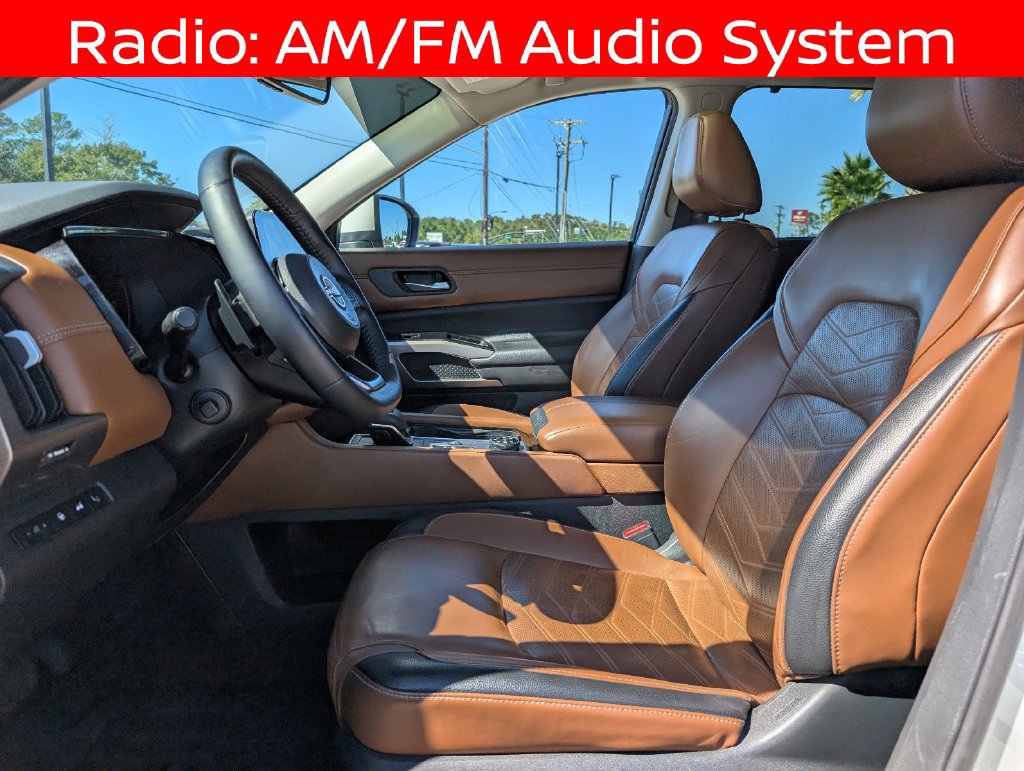 Used 2024 Nissan Pathfinder Platinum AWD/4WD image 13