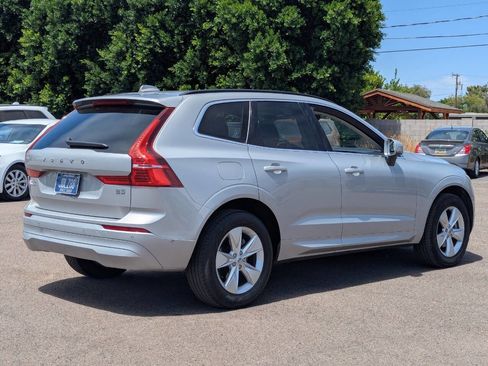Used 2022 Volvo XC60 B5 Momentum FWD image 3