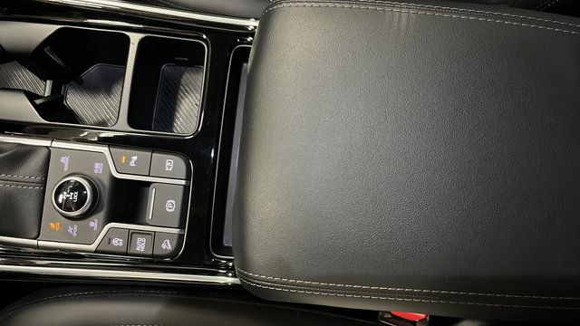 Used 2025 Kia Sorento SX AWD/4WD image 20