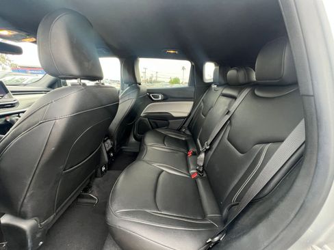 Used 2025 Jeep Compass Limited image 25