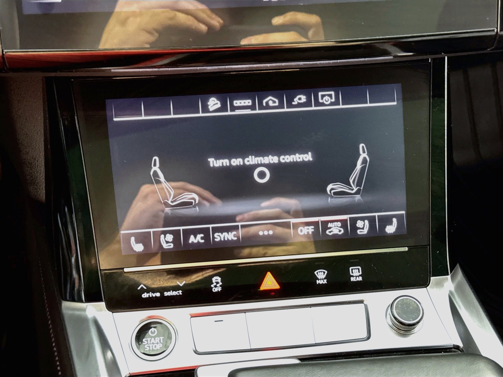 Used 2024 Audi Q8 e-tron Premium Plus AWD/4WD image 19