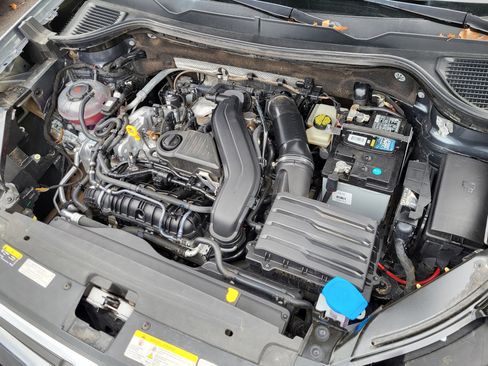 Used 2022 Volkswagen Taos SE w/ Panoramic Sunroof Package image 19