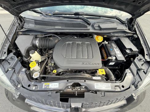 Used 2019 Dodge Grand Caravan GT FWD image 4