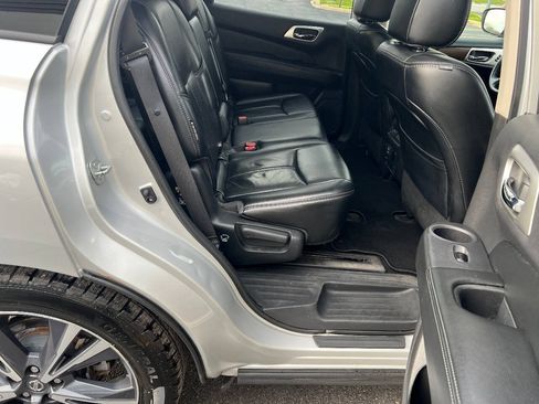 Used 2018 Nissan Pathfinder Platinum AWD/4WD image 28