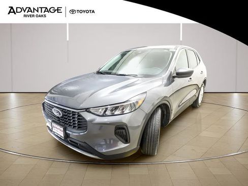 Used 2023 Ford Escape Active w/ Cold Weather Package image 4