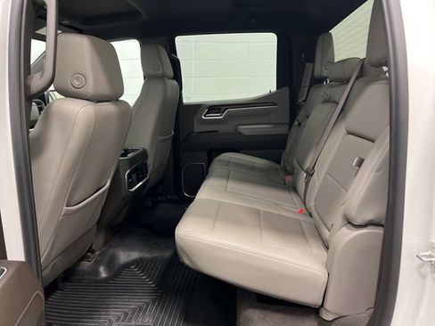 Certified 2022 GMC Sierra 1500 SLT w/ SLT Premium Package image 17