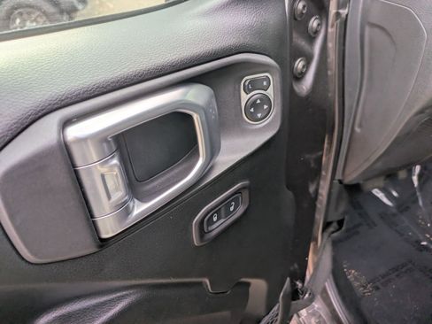 Used 2018 Jeep Wrangler Unlimited Sport S image 16