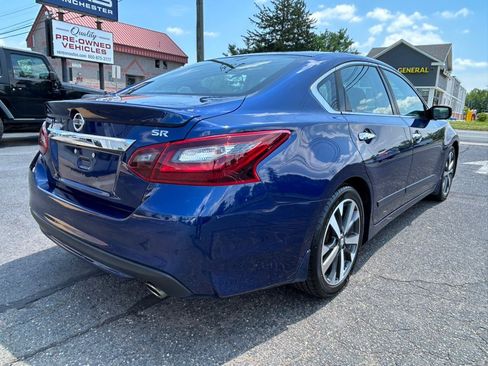 Used 2017 Nissan Altima 2.5 SR FWD image 5