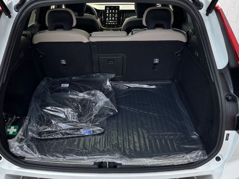New 2026 Volvo XC60 B5 Plus w/ Protection Package Premier image 17