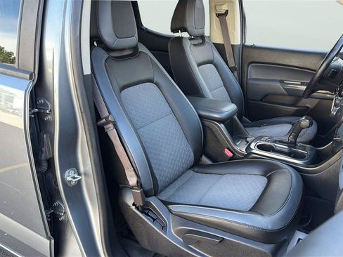 Used 2021 Chevrolet Colorado Z71 w/ Safety Package AWD/4WD image 14