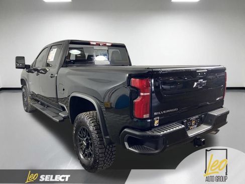 Used 2026 Chevrolet Silverado 2500 ZR2 AWD/4WD image 4