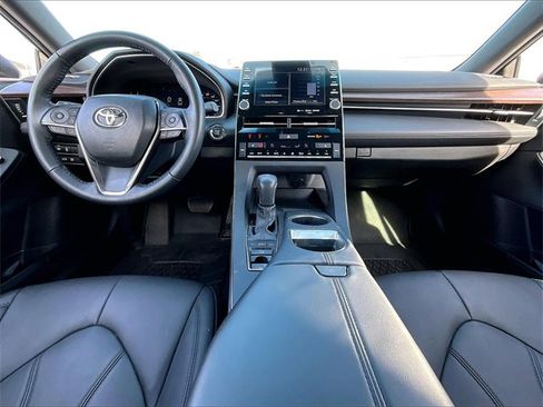 Used 2022 Toyota Avalon XLE image 19