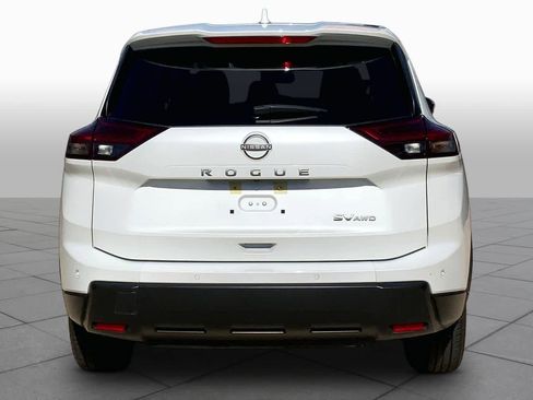 Used 2024 Nissan Rogue SV AWD/4WD image 5