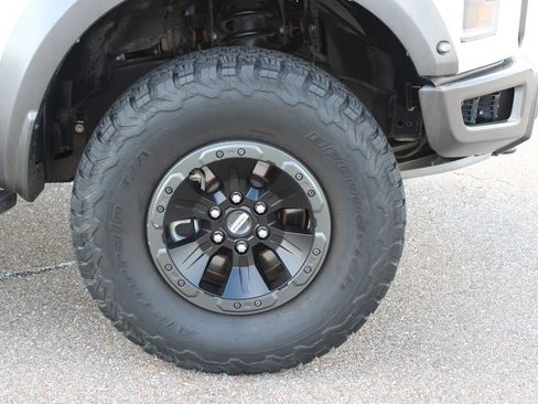 Used 2018 Ford F150 Raptor w/ Equipment Group 801A Mid AWD/4WD image 5