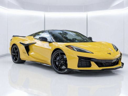 Used 2025 Chevrolet Corvette E-Ray AWD/4WD image 6