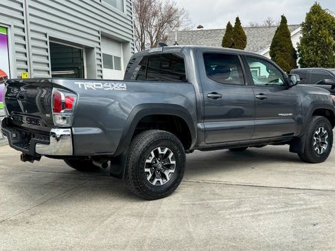 Used 2023 Toyota Tacoma TRD Off-Road image 3