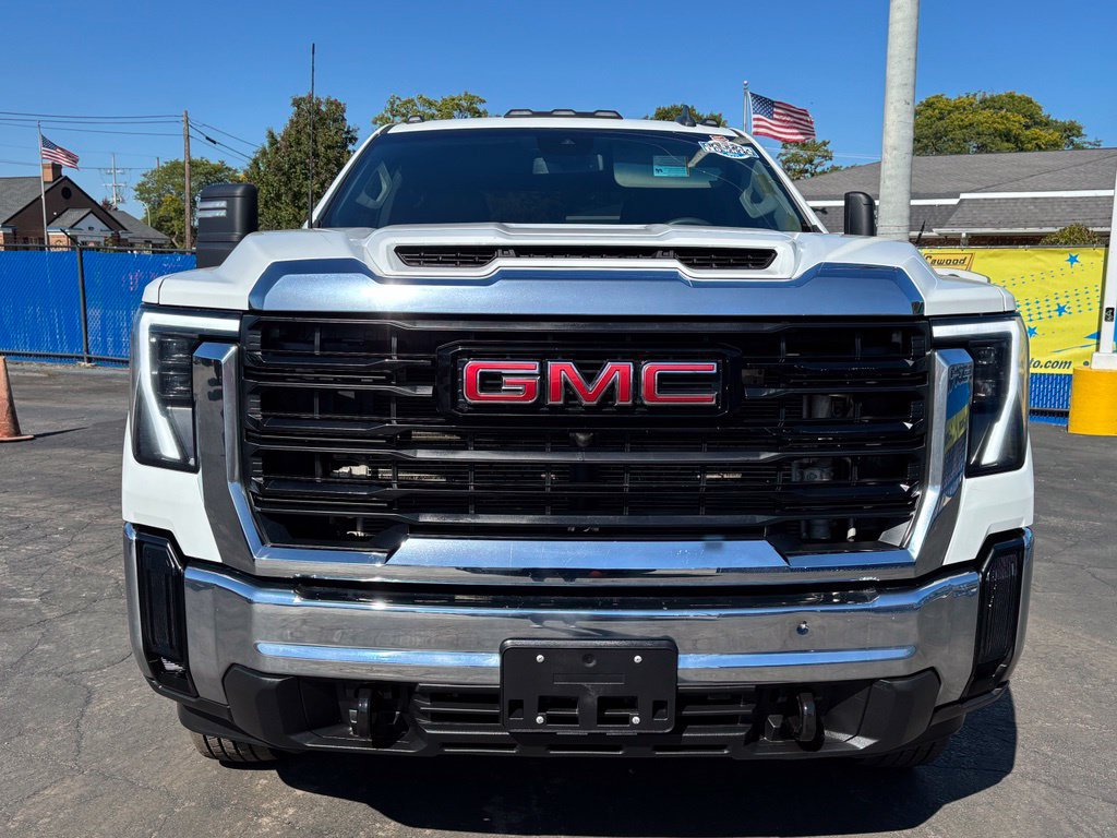 Used 2025 GMC Sierra 3500 Pro AWD/4WD image 8